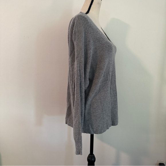 V neck knit sweater - Picture 3 of 6